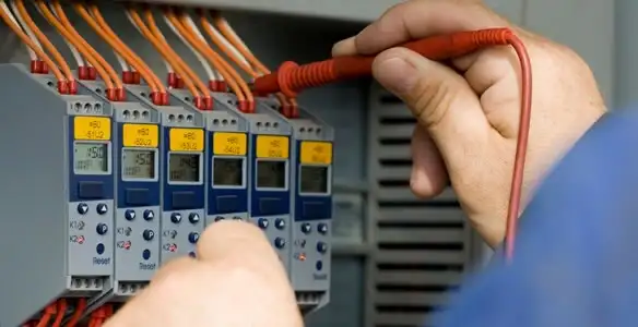 electrical contractors performing professional electrical system testing and configuration in Detroit, MI