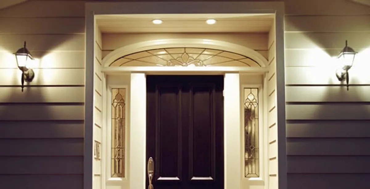 security light installation services with professionally installed entryway lighting in Detroit, MI
